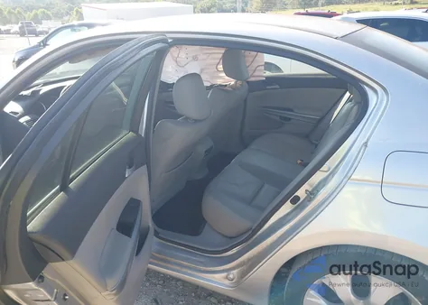 2010 Honda Accord 2.4 Ex-L z USA, uszkodzony, nr VIN 1HGCP2F81AA091858